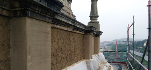 Cracks in the old masonry were closed and sealed using spiral masonry anchors and ties and special Oxal AVG-QM mortar.